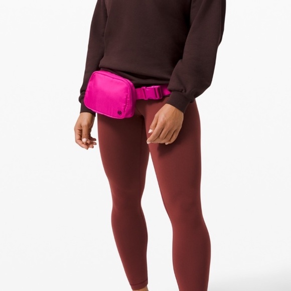 NWT Rare 🦄 Lululemon Everywhere Belt Bag Highlight Purple - Picture 13 of 14